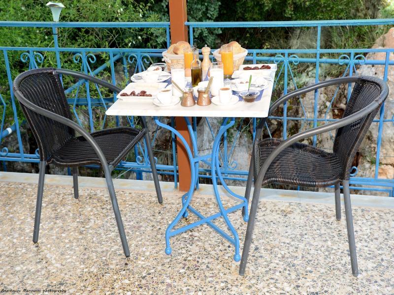 Paraskevas Boutique Hotel Тирос Экстерьер фото